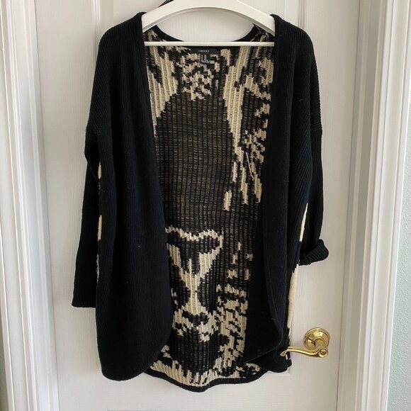 Forever 21 Abstract Lion Print Cardiagan Sweater – Black & Beige - Picture 2 of 8